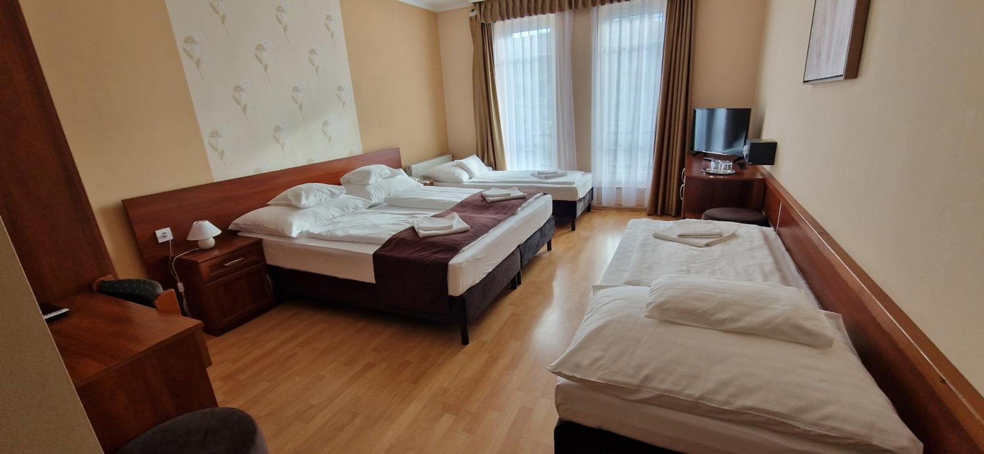 Patonai Hotel 3*