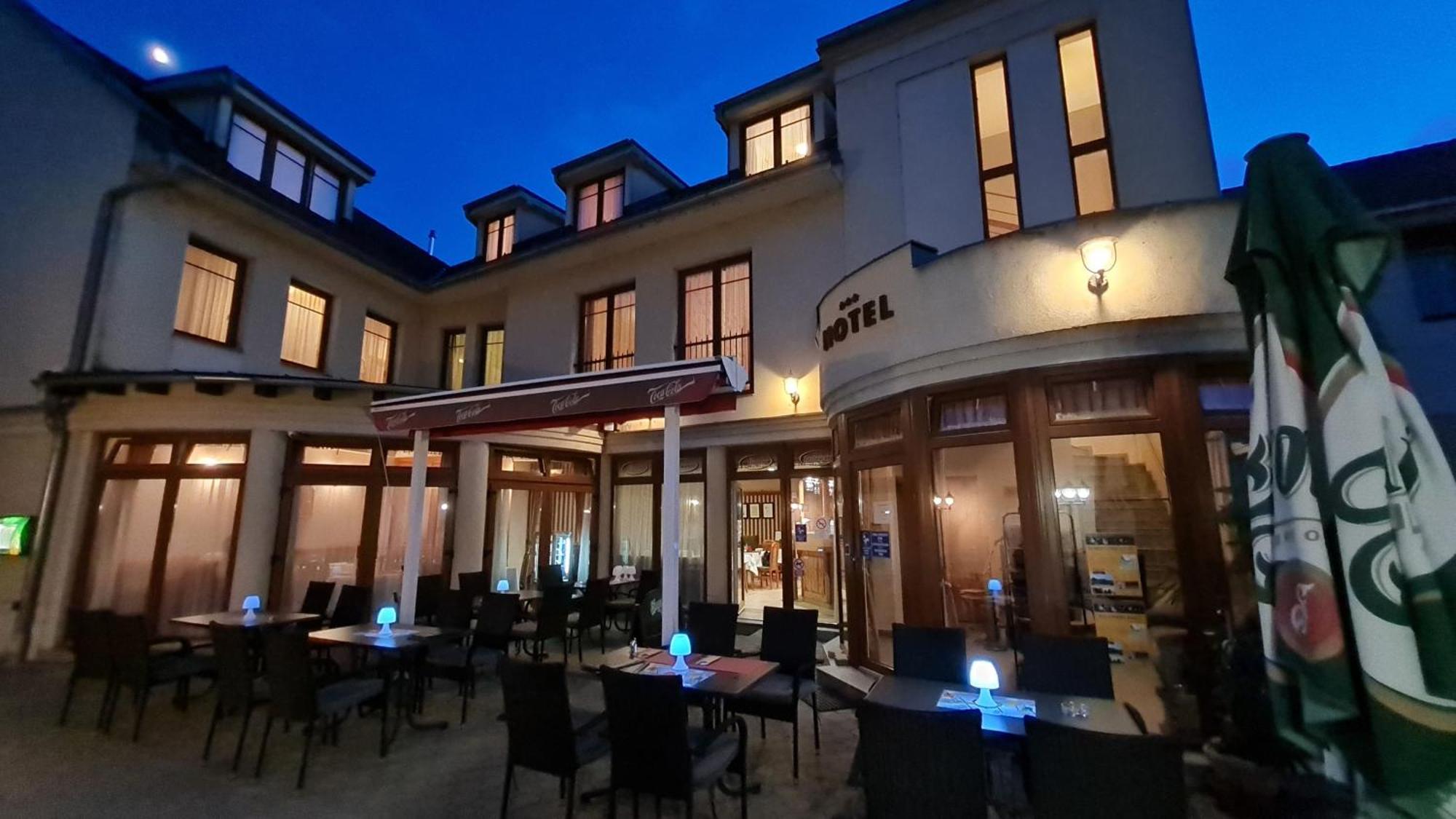 Patonai Hotel Fertod